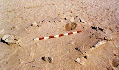 The Iron Age hearth at Rufayq site RU-2.2 (Source: Hellyer and Beech 2001 - Photograph by Peter Hellyer)